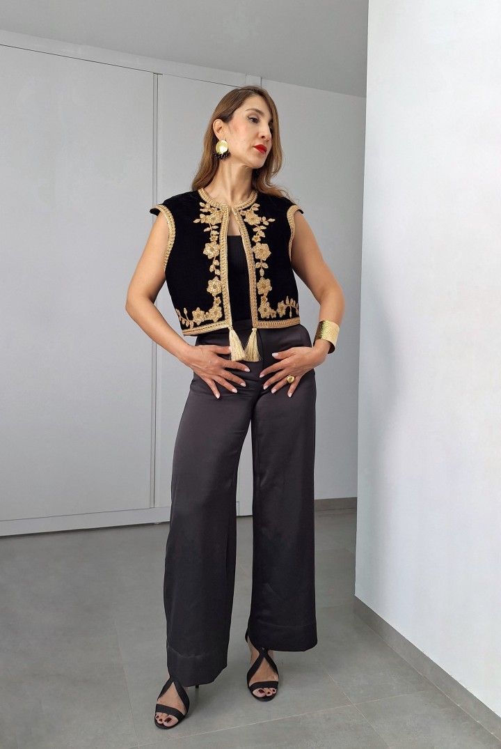 Veste Ines Velours — Épaules Structurées & Broderie de Luxe