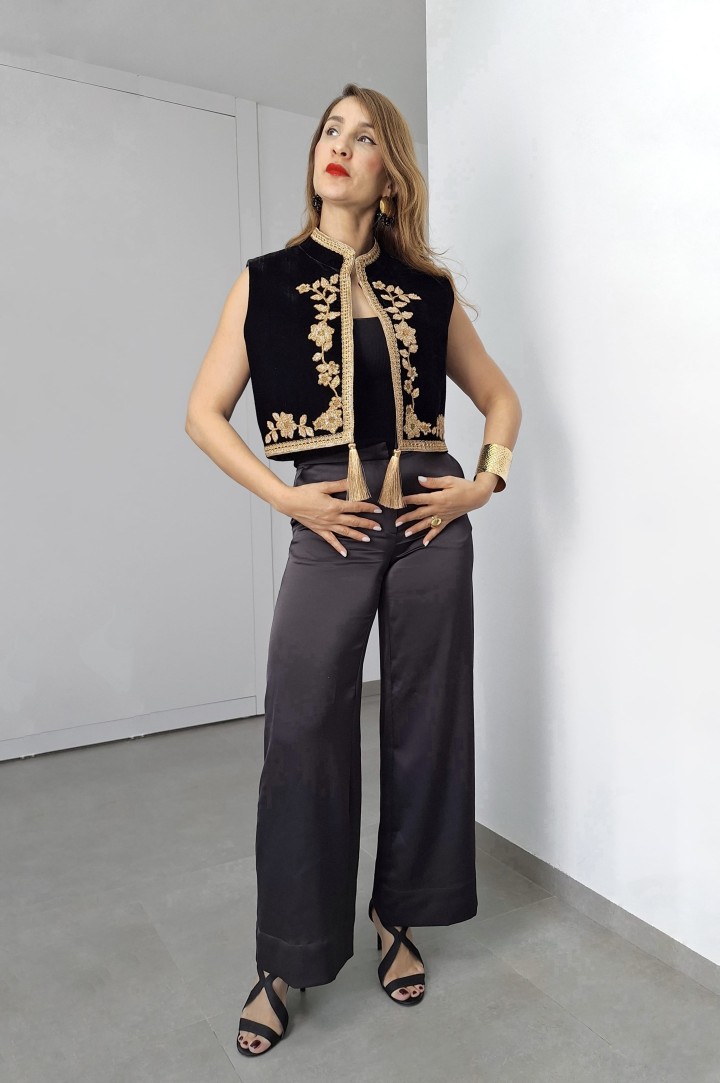 Farmla Anissa Velours Chic Col Officier Broderie Fleur