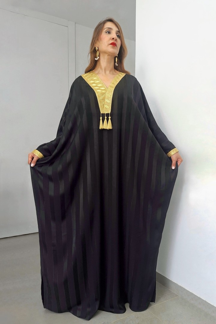 Jebba Nour Satin Papillon Fluide Chic Cérémonie Élégante