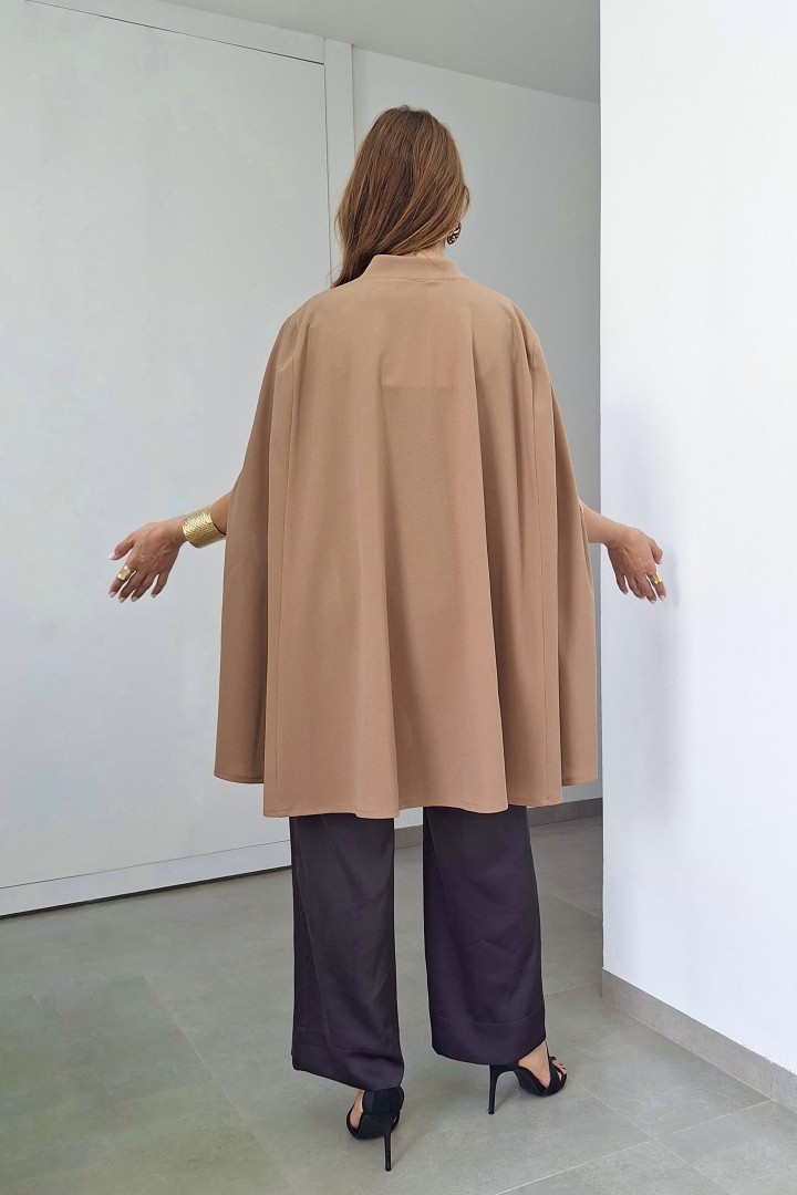 Cape Warda Crêpe Courte Évasée Broderie Fleur Chic