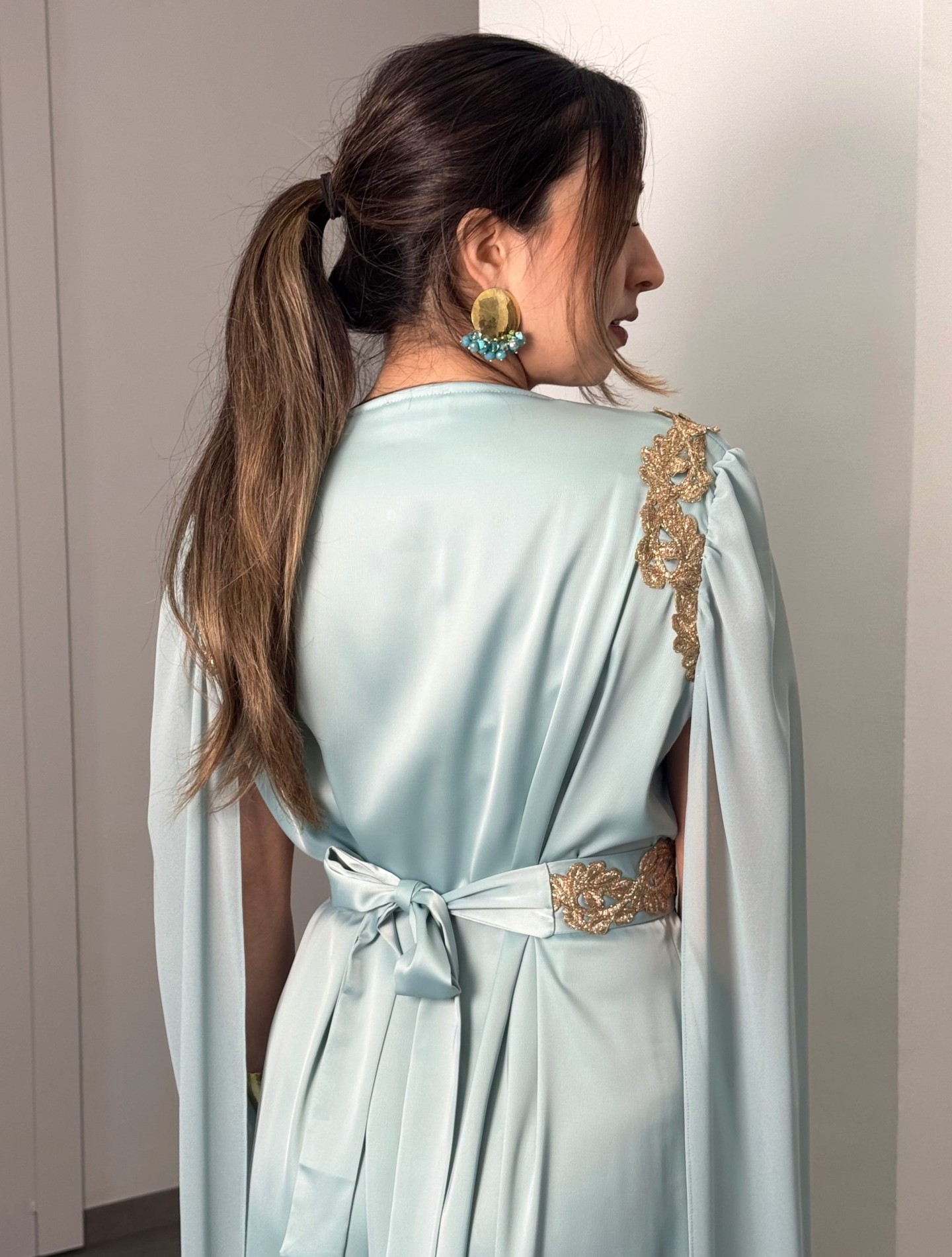 Robe Lina — Satin de Soie, Mousseline & Broderies Couture