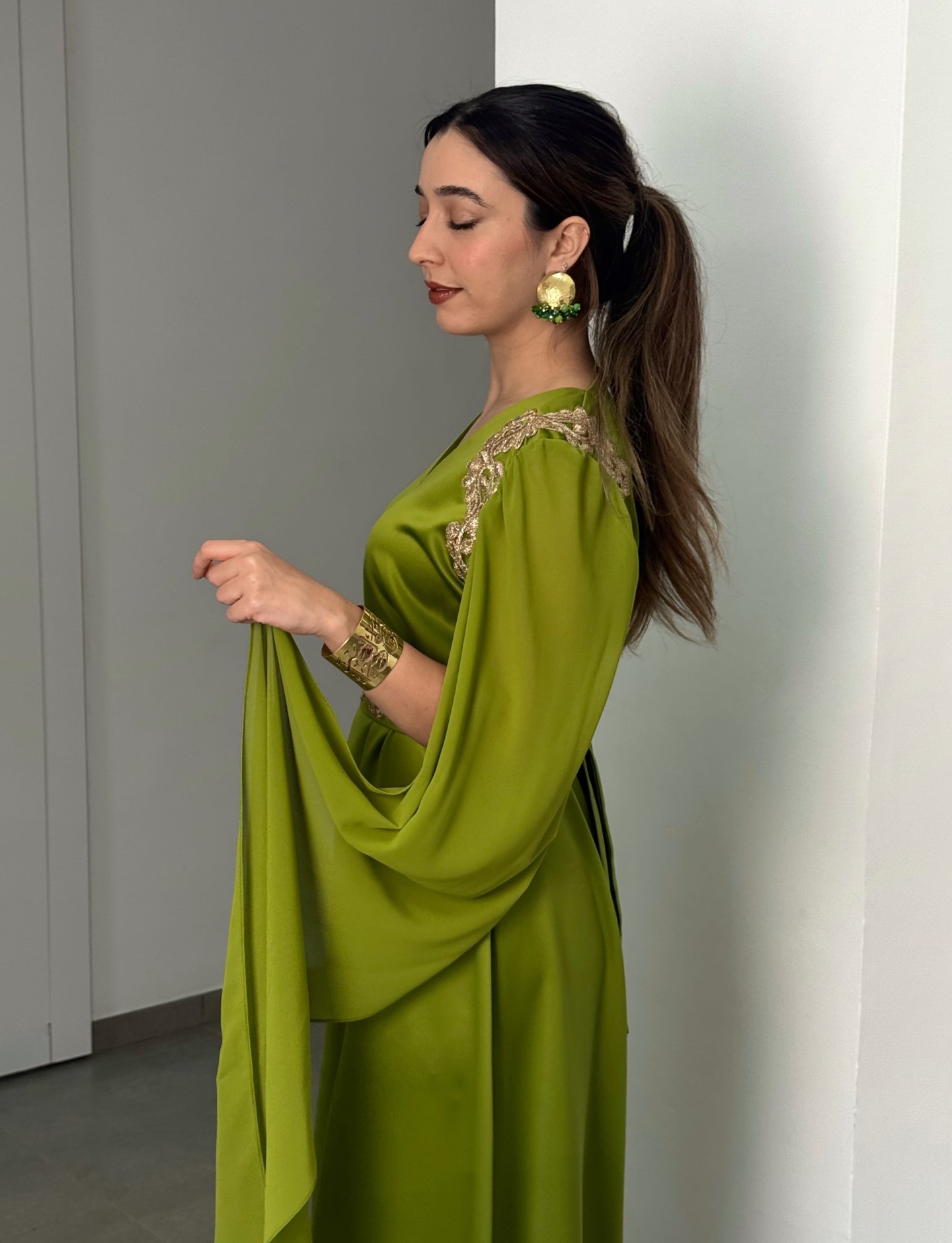 Robe Lina — Satin de Soie, Mousseline & Broderies Couture