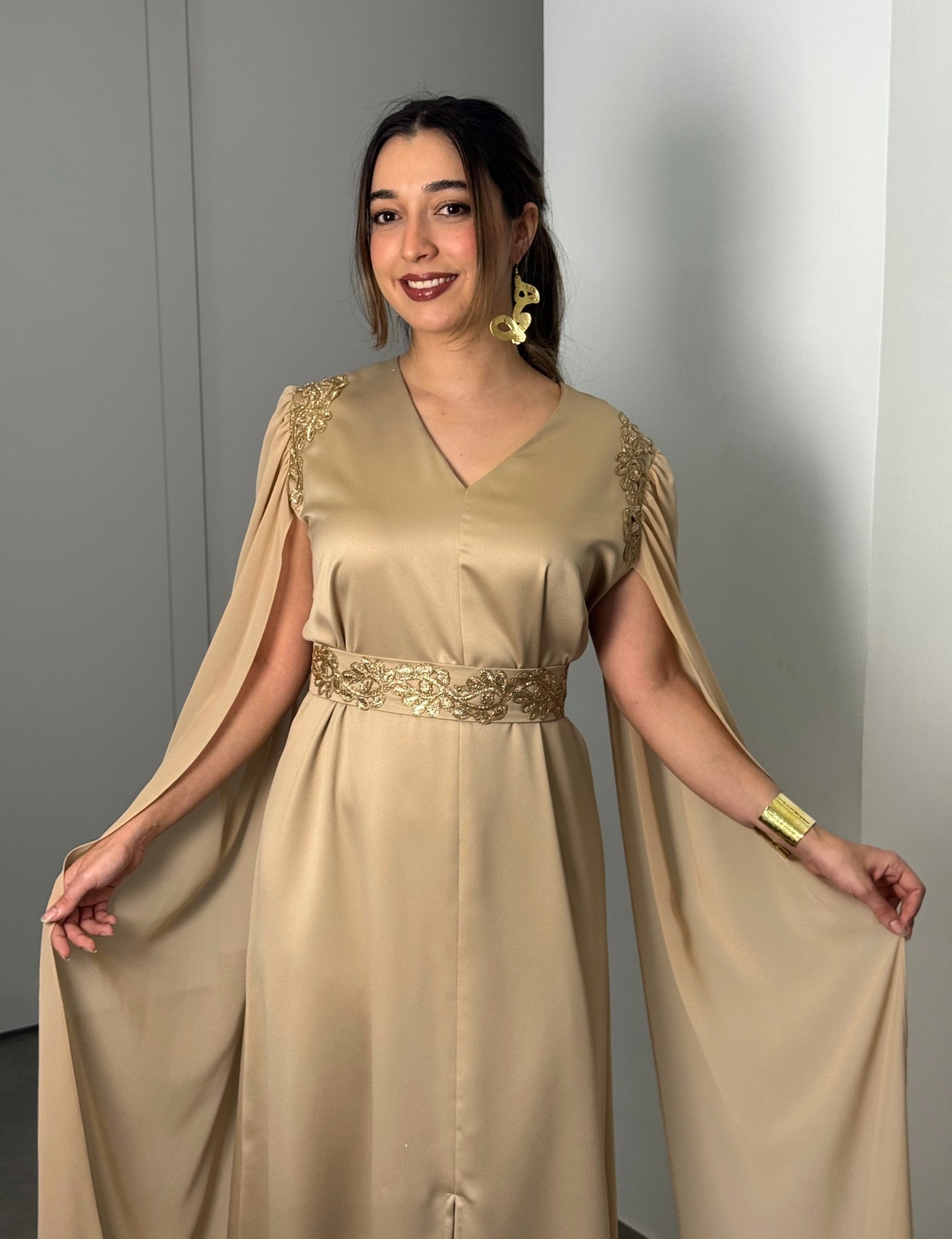 Robe Lina — Satin de Soie, Mousseline & Broderies Couture
