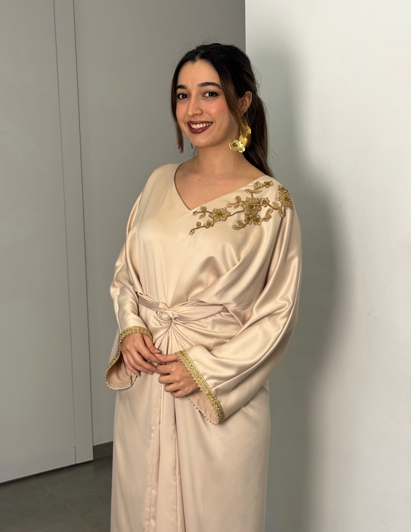 Jebba Zina Satin de Soie Fluide Chic Cérémonie Élégante