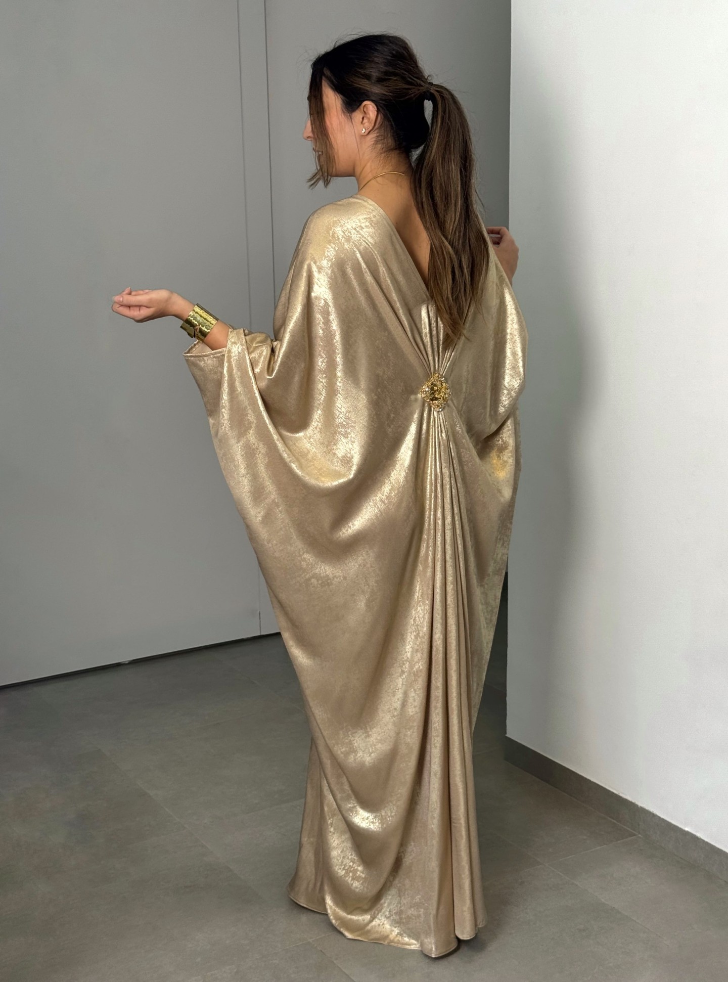 Robe Matica — Satin Métallisé & Broderie Fait Main