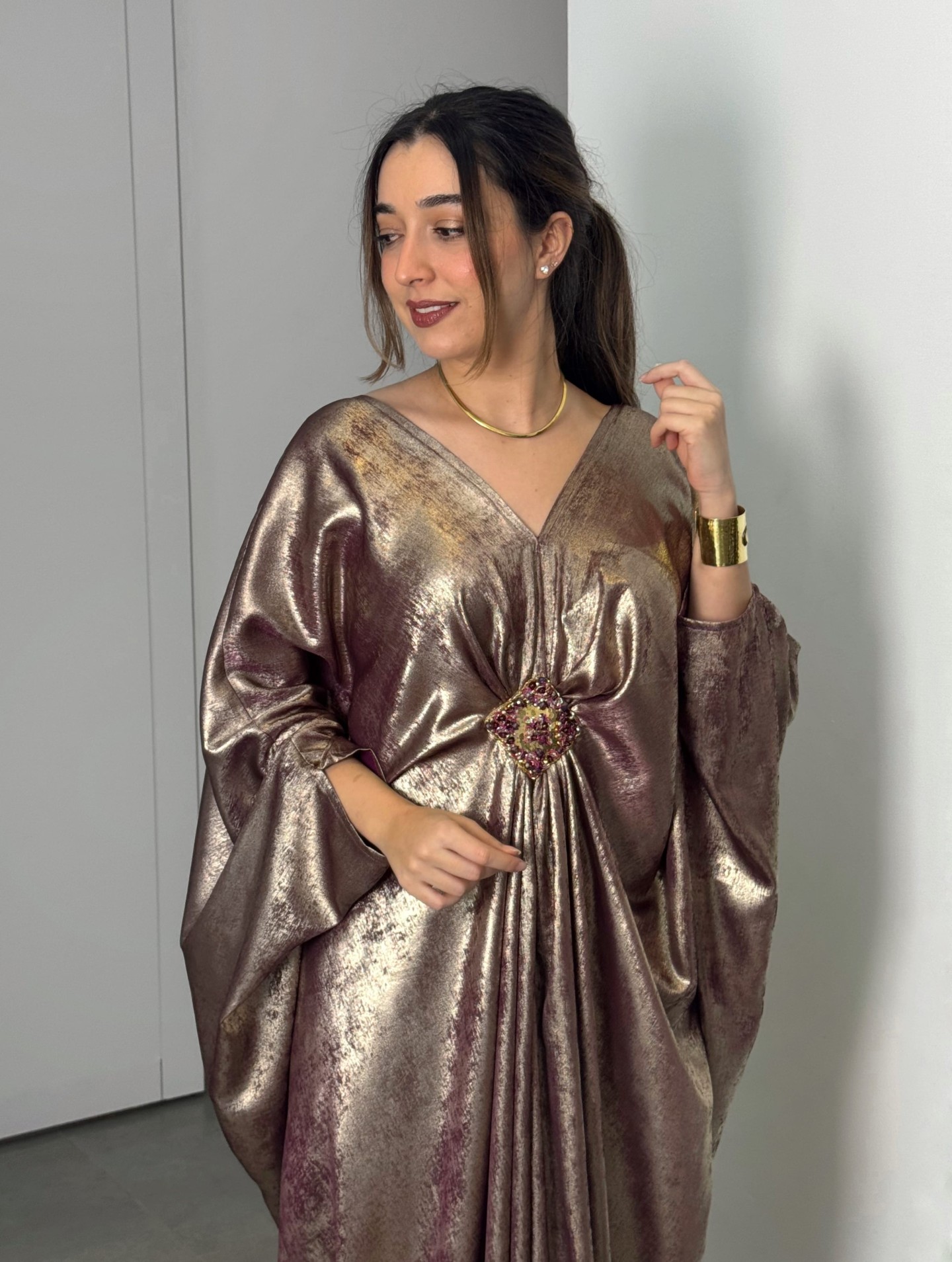 Robe Matica — Satin Métallisé & Broderie Fait Main