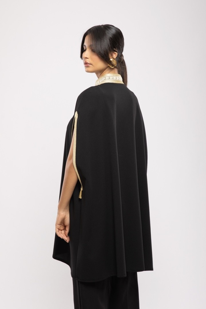 Cape Tounsia Crêpe Courte Évasée Bordure Traditionnelle Chic