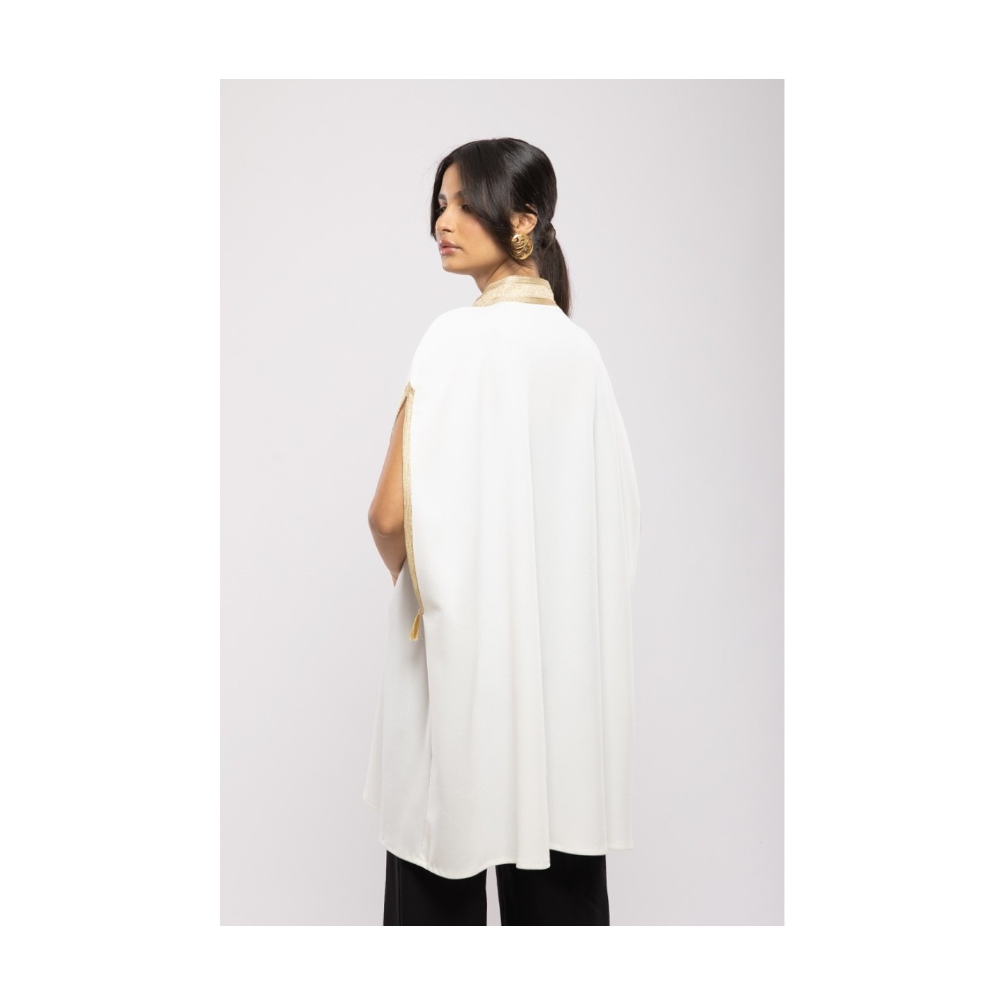 Cape Tounsia Crêpe Courte Évasée Bordure Traditionnelle Chic