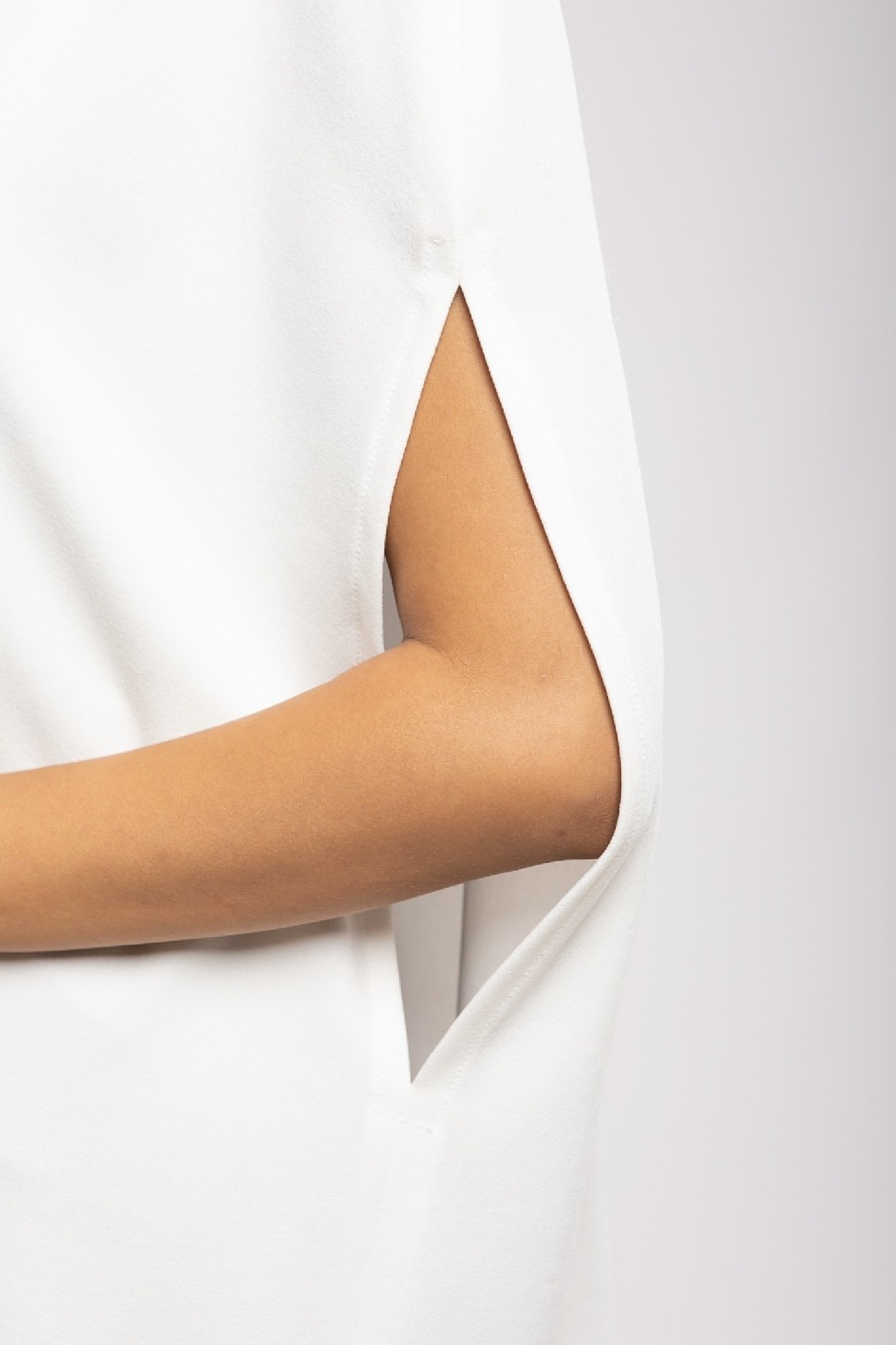 Cape Amira Crêpe Courte Évasée Bordure Berbère Chic