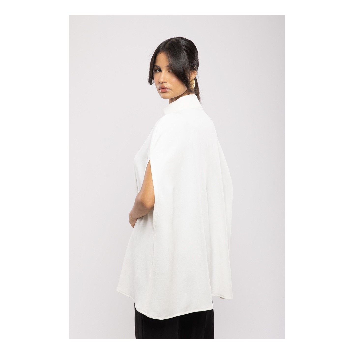 Cape Amira Crêpe Courte Évasée Bordure Berbère Chic