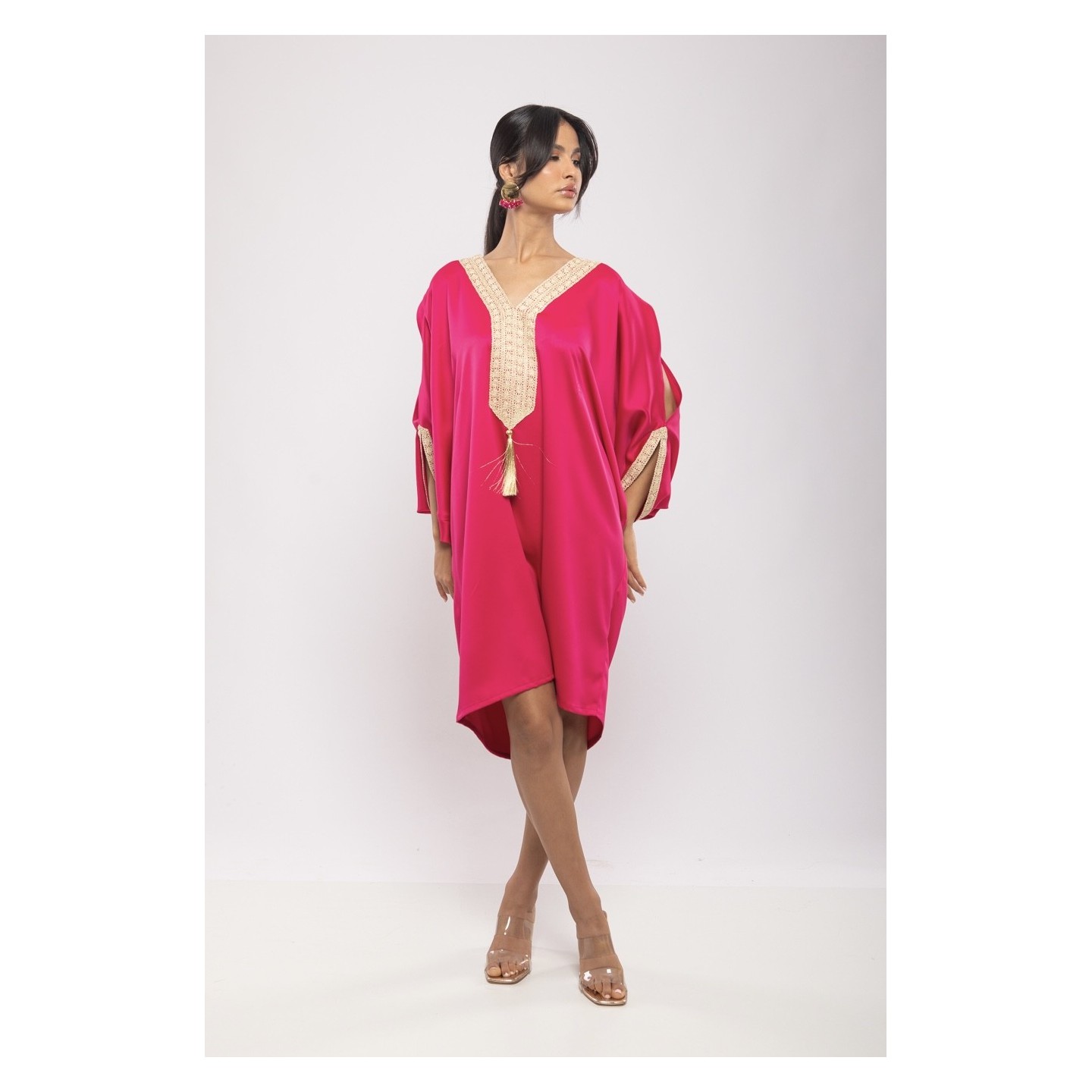 Jebba Héla Satin de Soie Courte Papillon Broderie Chic