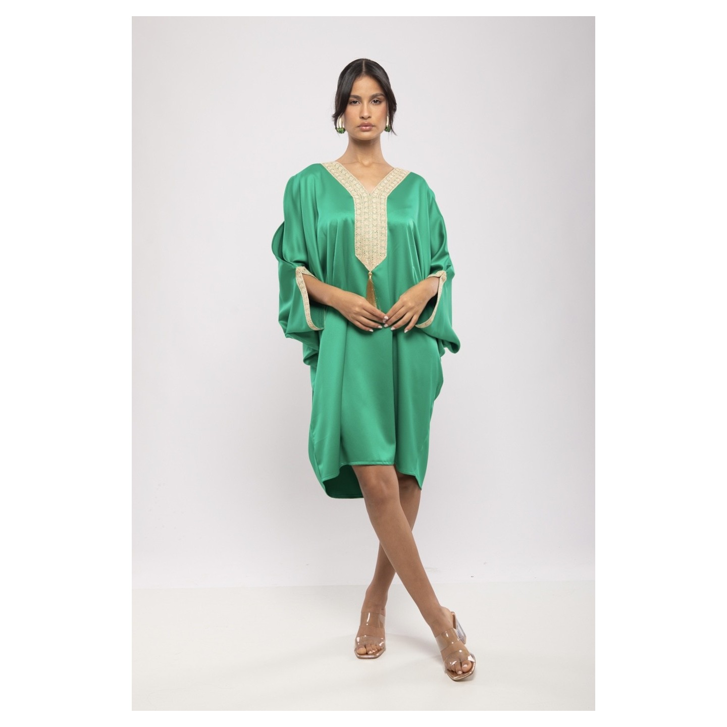 Jebba Héla Satin de Soie Courte Papillon Broderie Chic