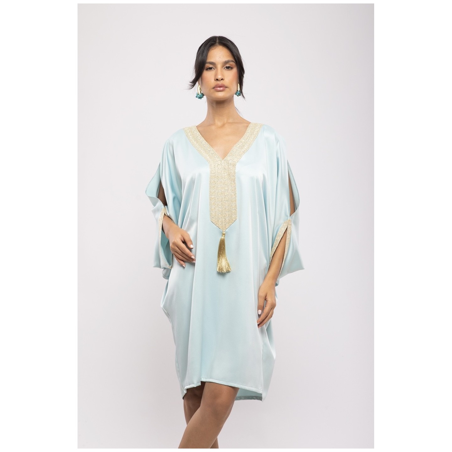 Jebba Héla Satin de Soie Courte Papillon Broderie Chic