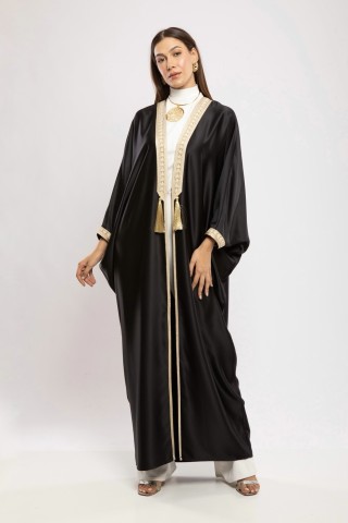 Abaya Syrine Satin de Soie Fluide Coupe Papillon Raffinée