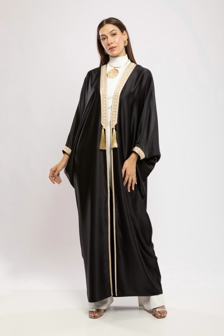 Kimono Syrine — Satin de Soie & Silhouette Papillon Noble