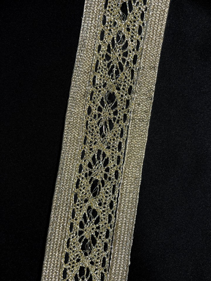 Abaya Syrine Satin de Soie Fluide Coupe Papillon Raffinée