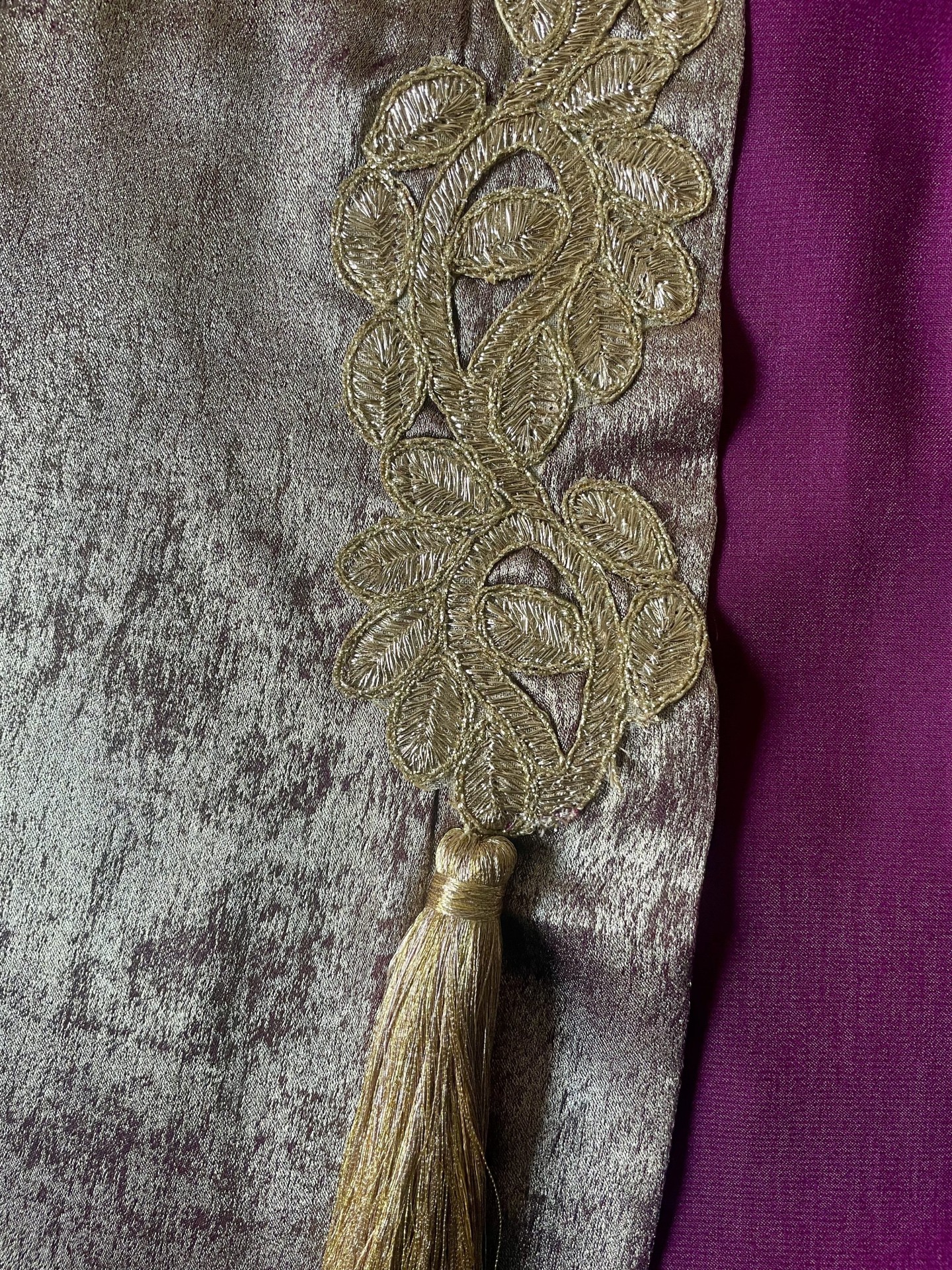 Abaya Layla Satin Métallisé Fluide Chic Quotidien Élégant