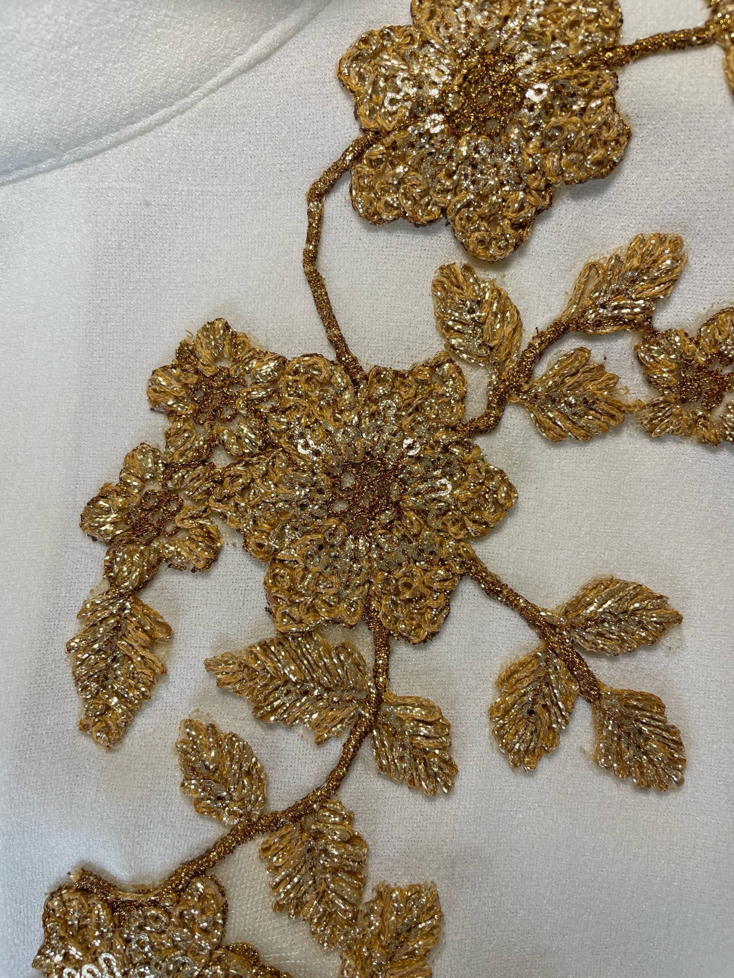 Cape Warda Crêpe Courte Évasée Broderie Fleur Chic