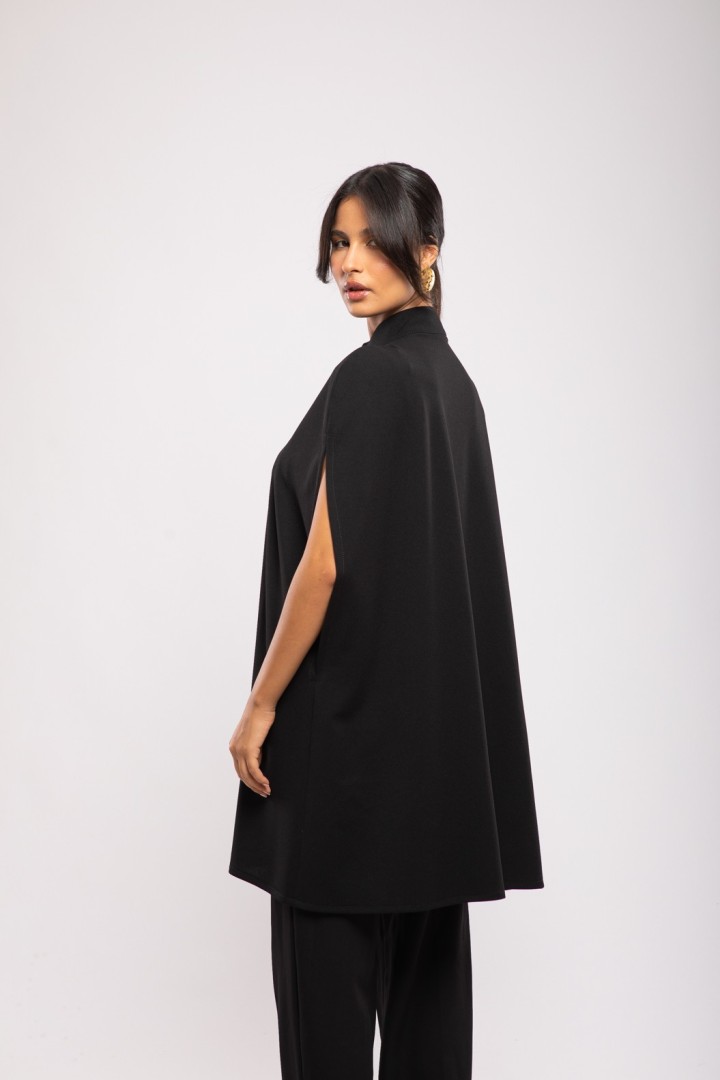 Cape Amira Crêpe Courte Évasée Bordure Berbère Chic