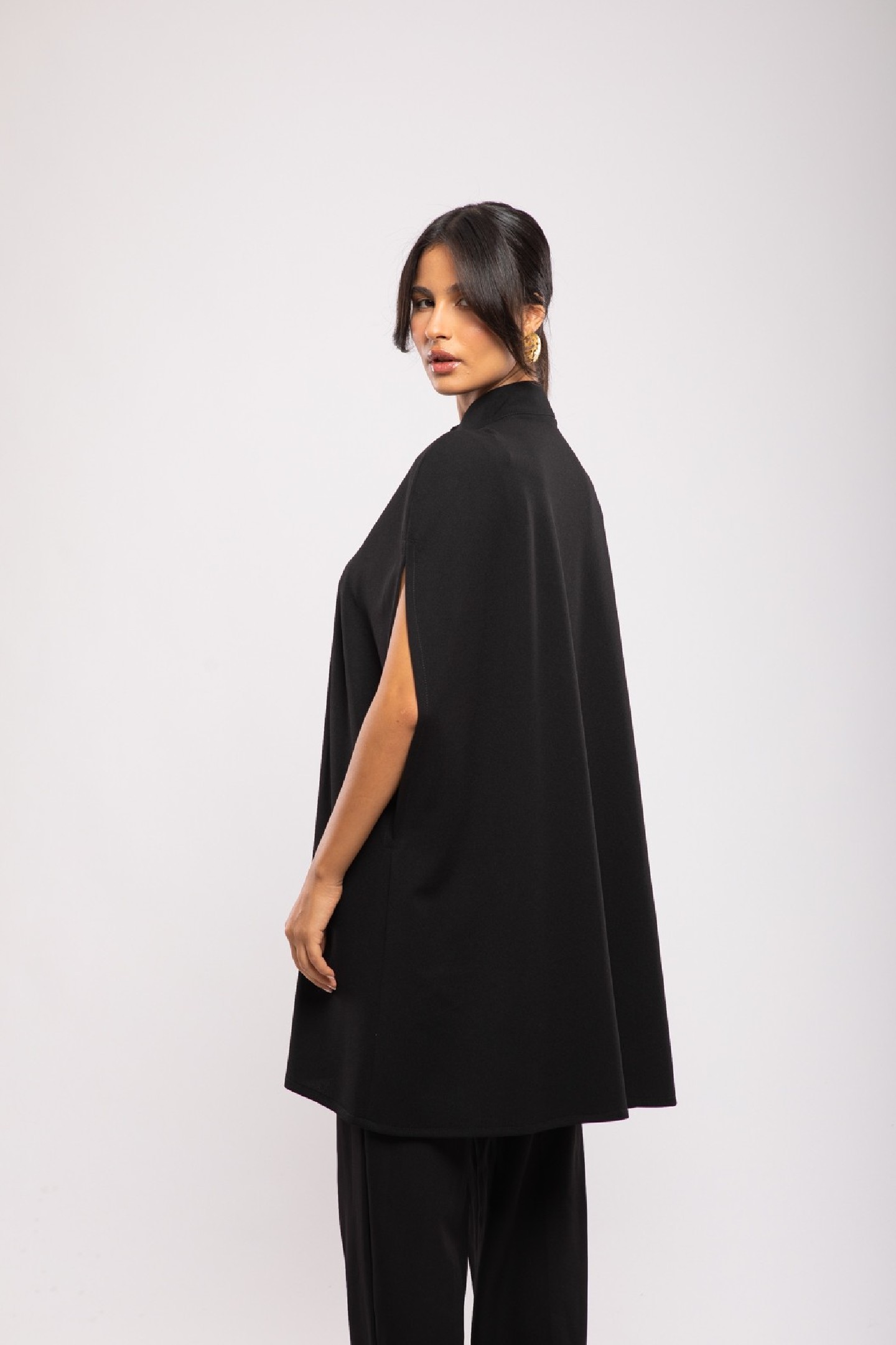 Cape Amira Crêpe Courte Évasée Bordure Berbère Chic